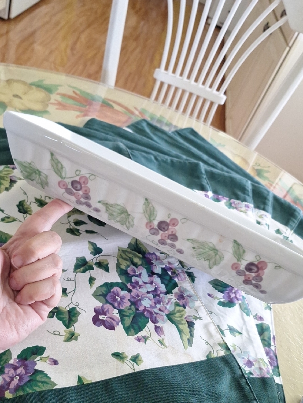 Roscher Rectangular Baker White with Purple Grape Pattern